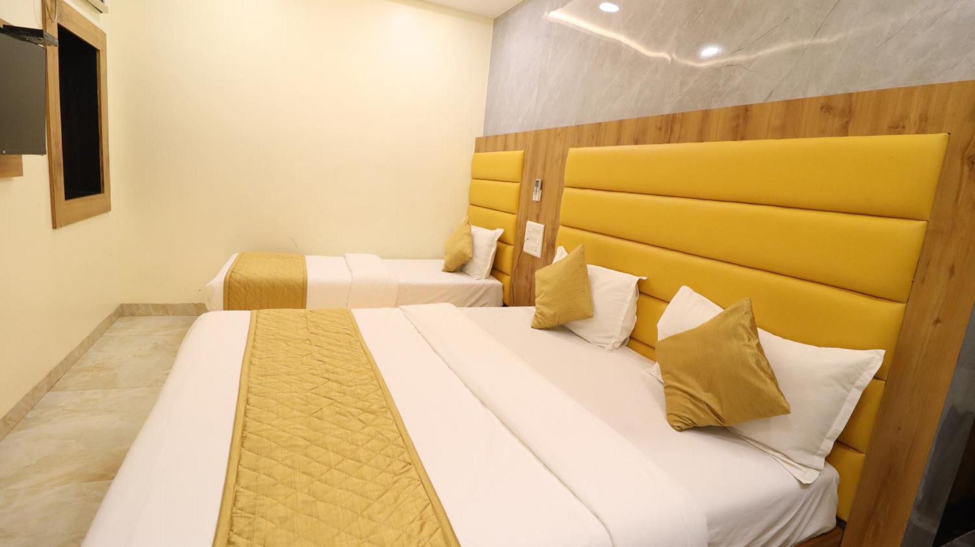 Hotel National - Grant Road Mumbai  Buitenkant foto