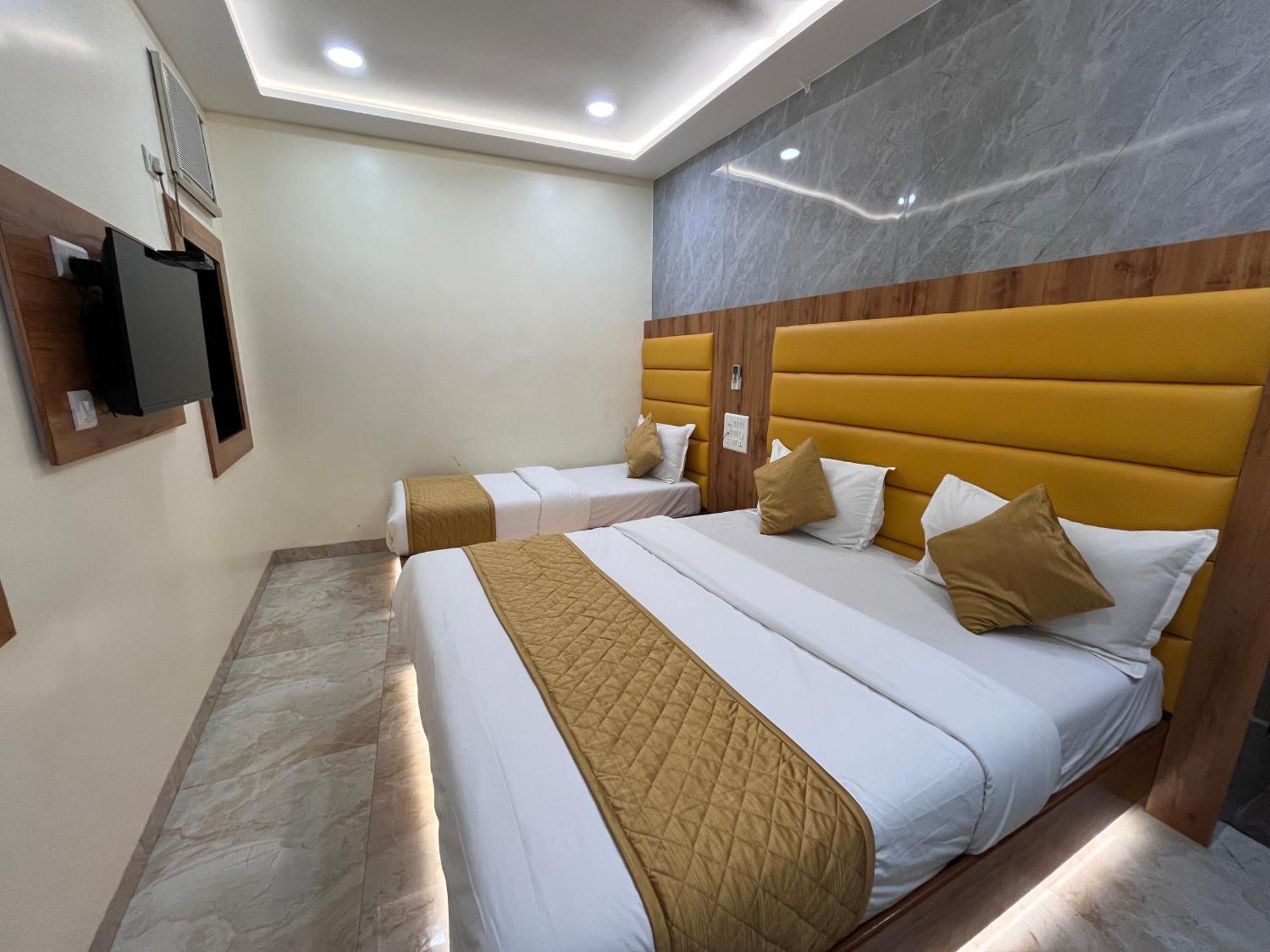 Hotel National - Grant Road Mumbai  Buitenkant foto