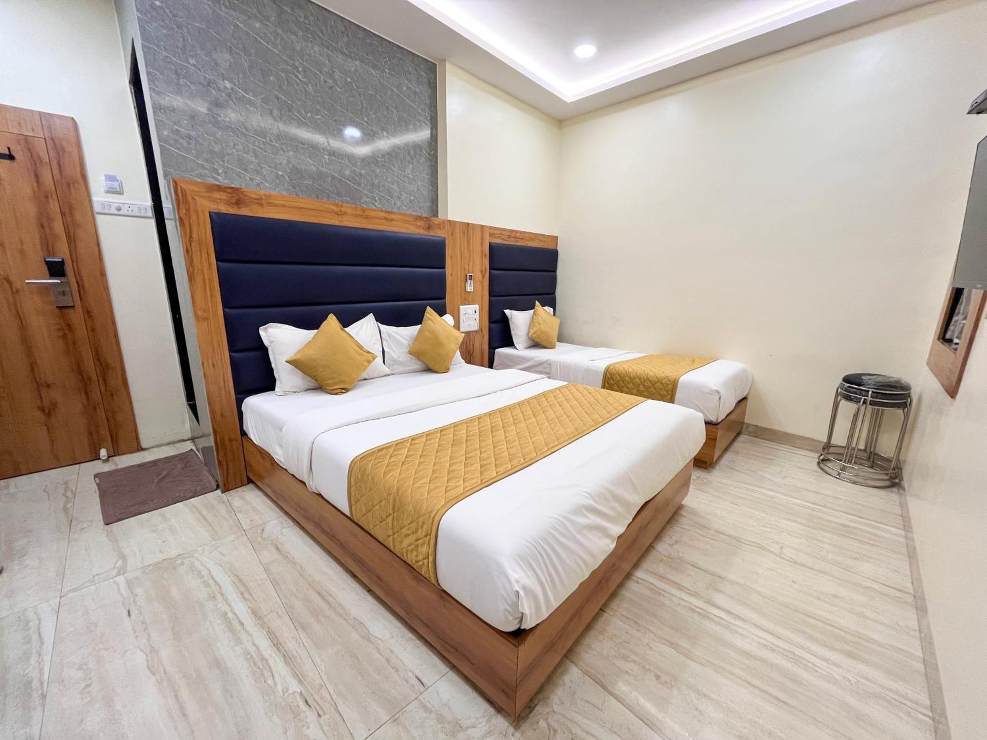 Hotel National - Grant Road Mumbai  Buitenkant foto