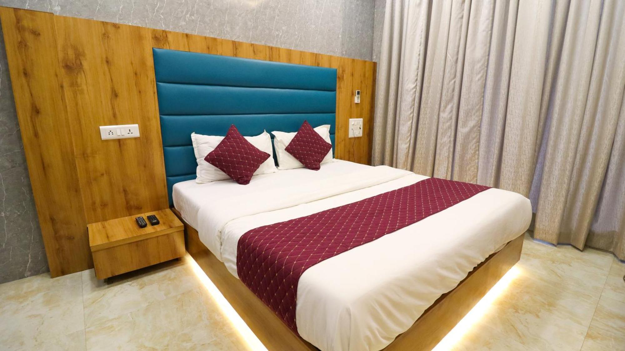 Hotel National - Grant Road Mumbai  Buitenkant foto