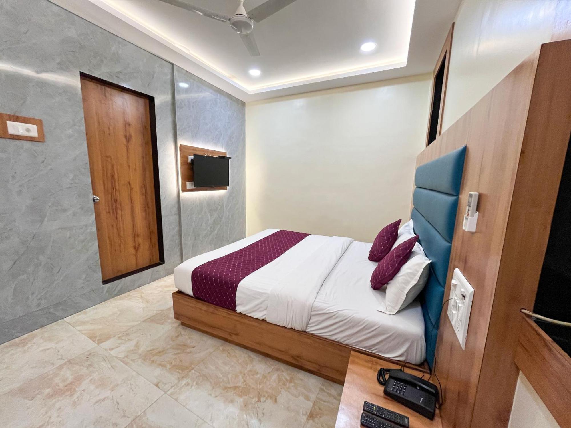 Hotel National - Grant Road Mumbai  Buitenkant foto
