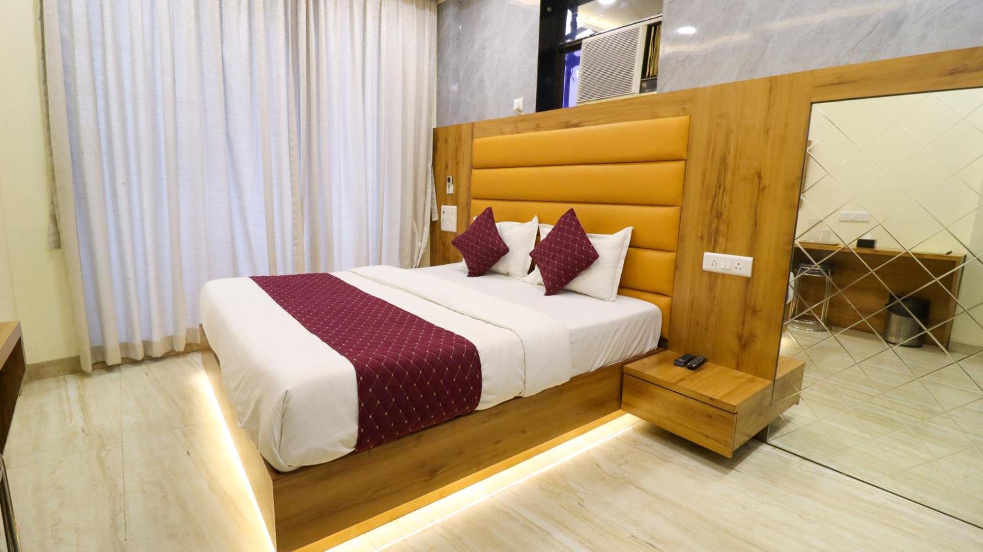 Hotel National - Grant Road Mumbai  Buitenkant foto