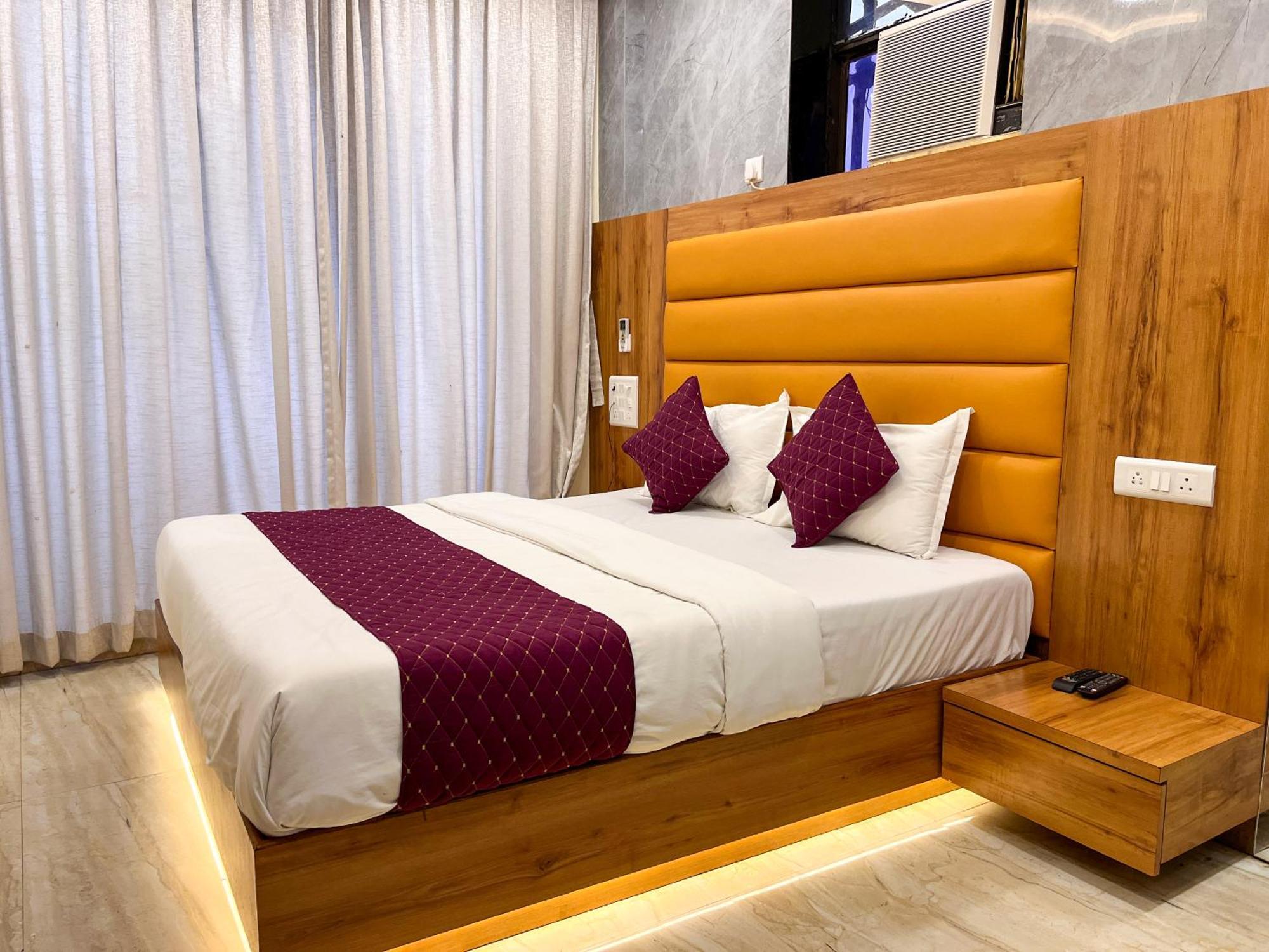 Hotel National - Grant Road Mumbai  Buitenkant foto