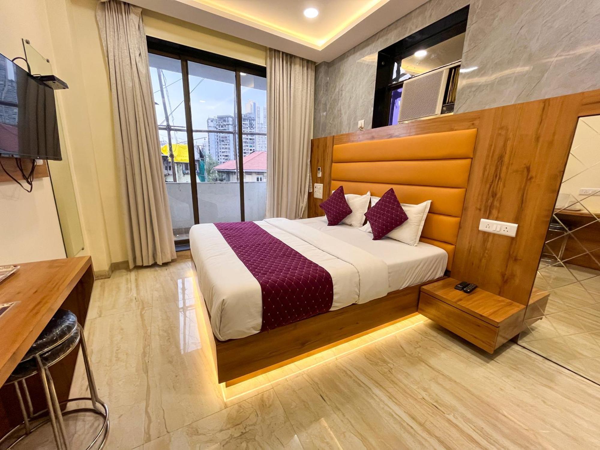 Hotel National - Grant Road Mumbai  Buitenkant foto